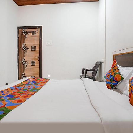 Fabexpress Sai Lodging I - Nr Nashik Railway Station المظهر الخارجي الصورة