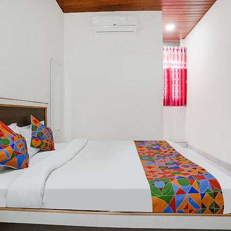 Fabexpress Sai Lodging I - Nr Nashik Railway Station المظهر الخارجي الصورة