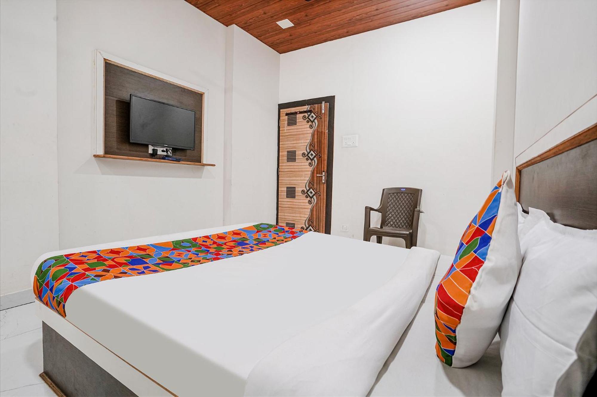 Fabexpress Sai Lodging I - Nr Nashik Railway Station المظهر الخارجي الصورة