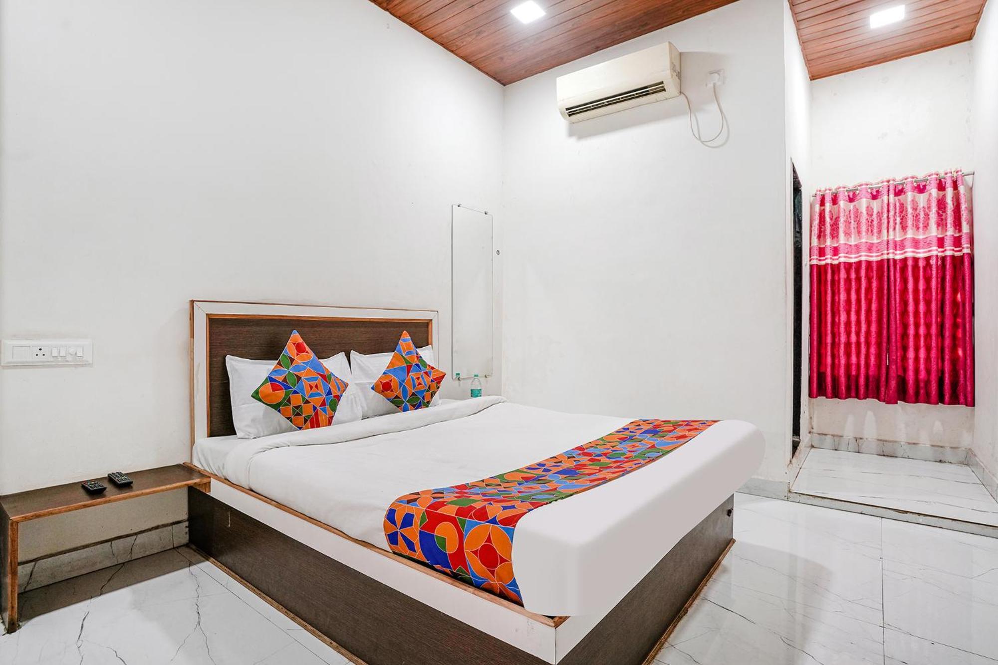 Fabexpress Sai Lodging I - Nr Nashik Railway Station المظهر الخارجي الصورة