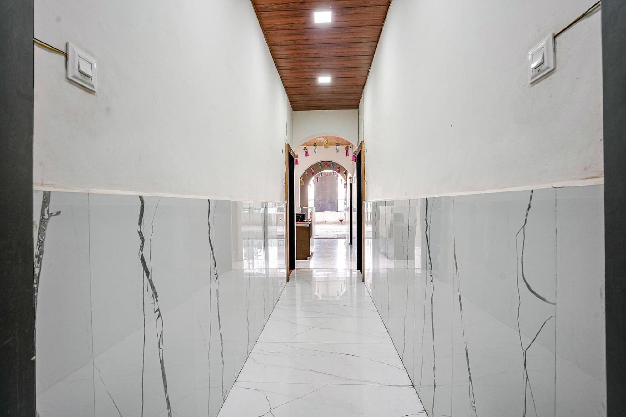 Fabexpress Sai Lodging I - Nr Nashik Railway Station المظهر الخارجي الصورة