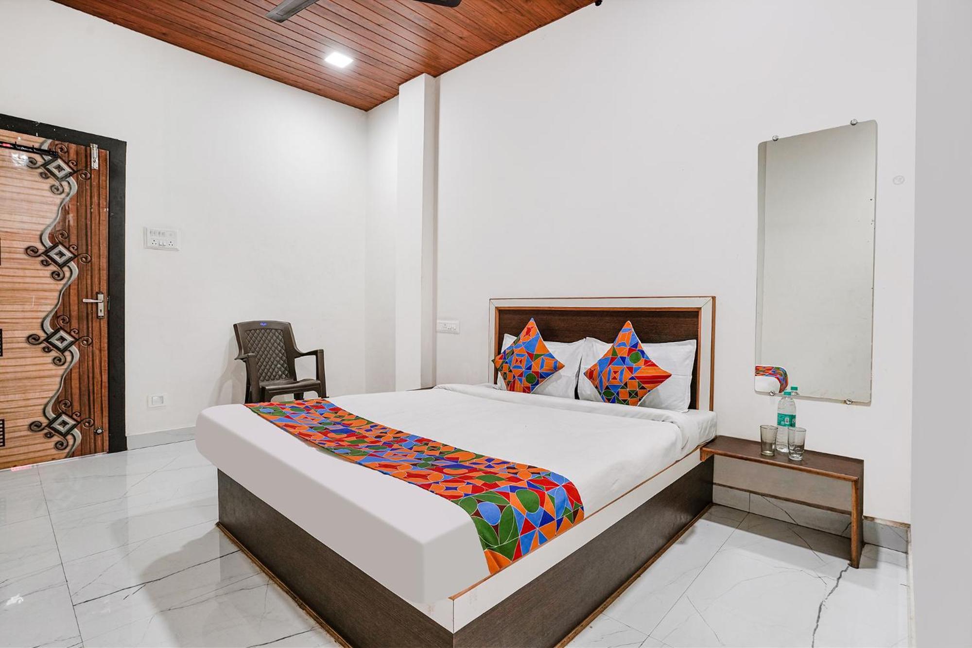 Fabexpress Sai Lodging I - Nr Nashik Railway Station المظهر الخارجي الصورة